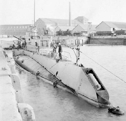 Stern of the S-22 showing marker bouy and engineroom hatch