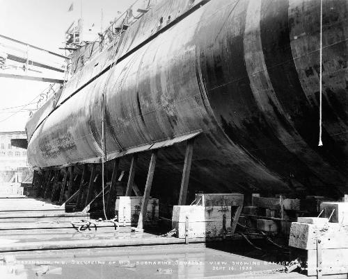 Damage to bilge keels by lifting chains