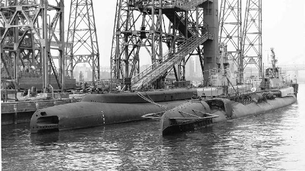 USS Plunger & USS Hoe, 1957