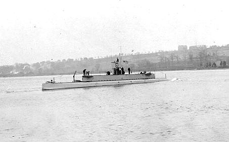 The USS G-1 getting underway