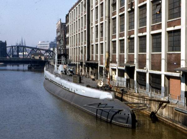 Tautog pierside 1959