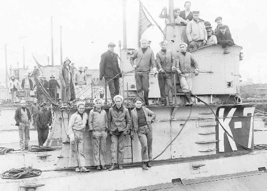 USS K-7 and other boats crews