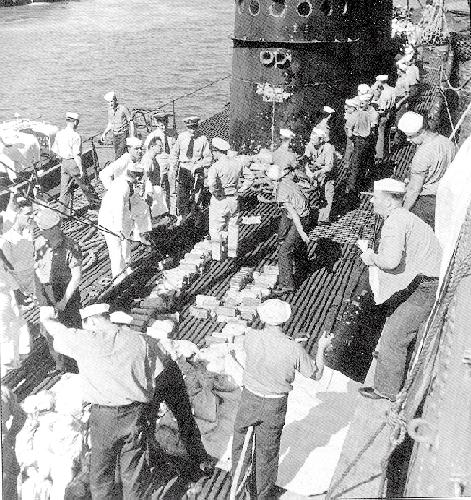 USS Trout unloading the Phillipine gold and silver