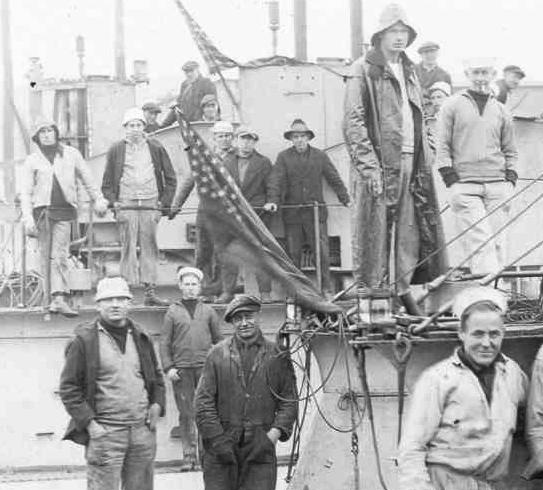 Crews and yard workers from other boats, most likely K-boats