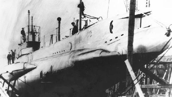 USS G-3 hauled out at Bridgeport, Conn