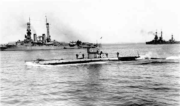 USS H-6 off San Pedro with Battleships.