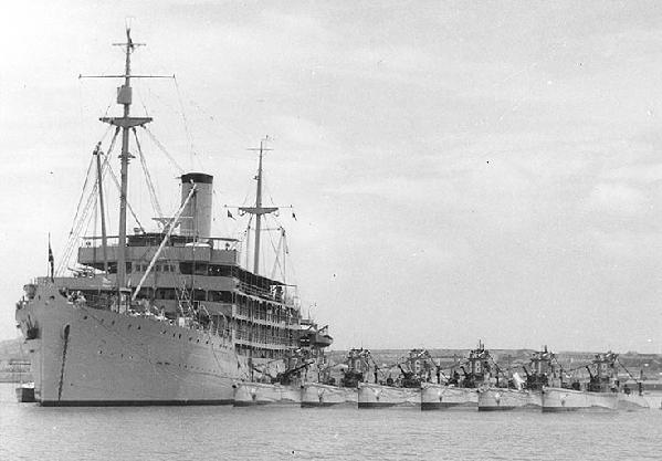 S-boats moored to the USS Canopus