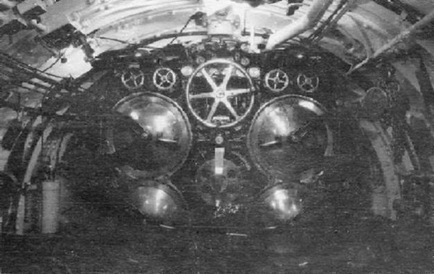 USS F-2 torpedo tubes