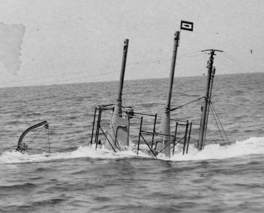 USS F-3 as the U-65 conning tower close-up