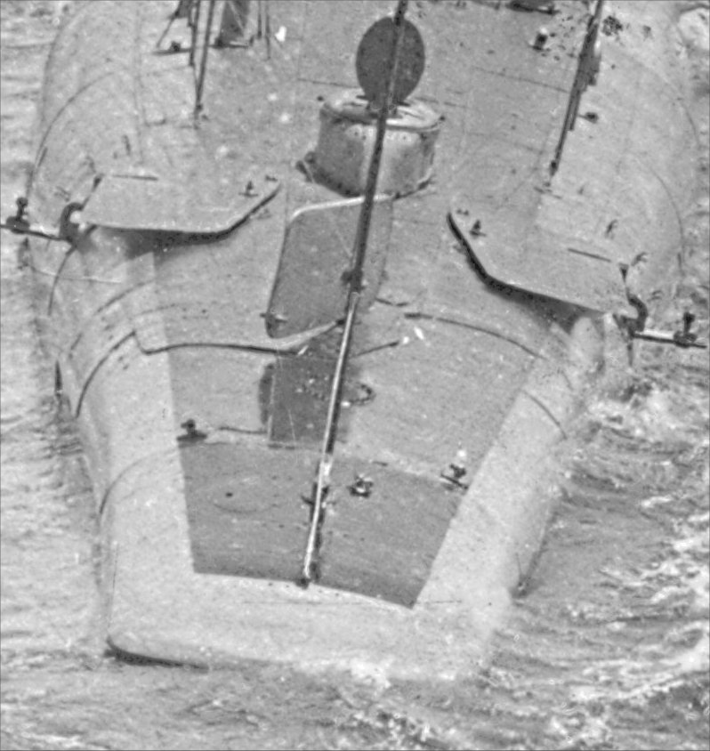 USS G-4 (ex-Thrasher)SS 26 at sea pre WW I