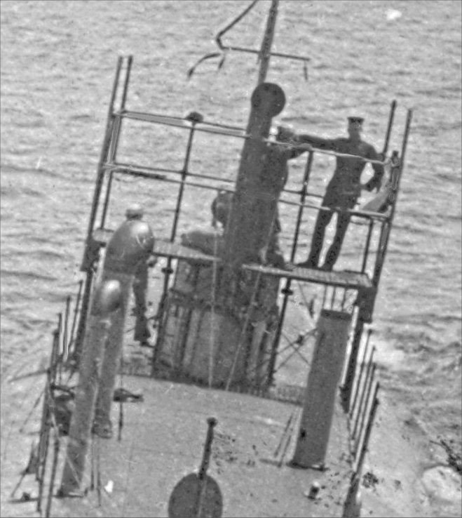 USS G-4 (ex-Thrasher)SS 26 at sea pre WW I