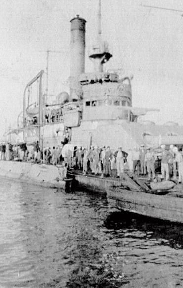 K-2 moored to the USS Tonopah, Azores