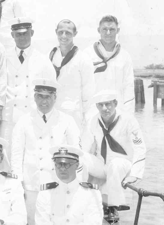 USS R-13 crew photo, close-up