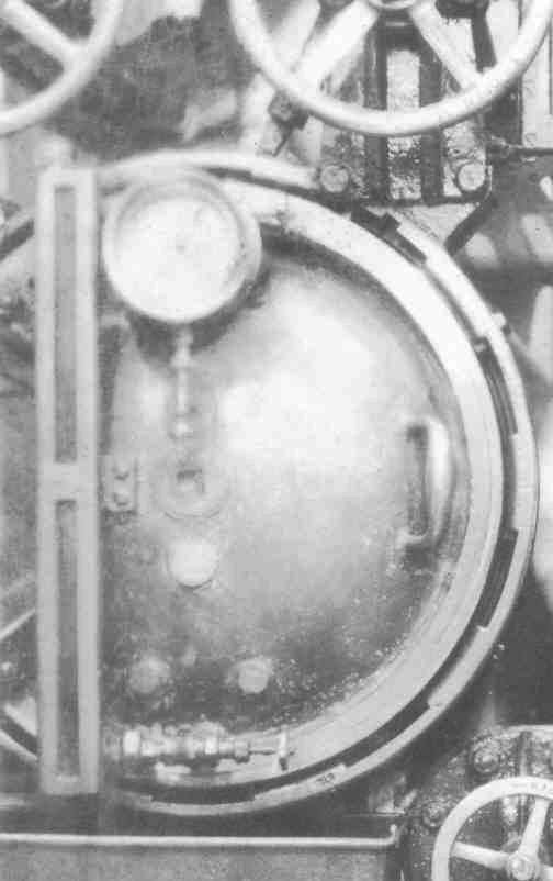 USS R-14 torpedo tubes