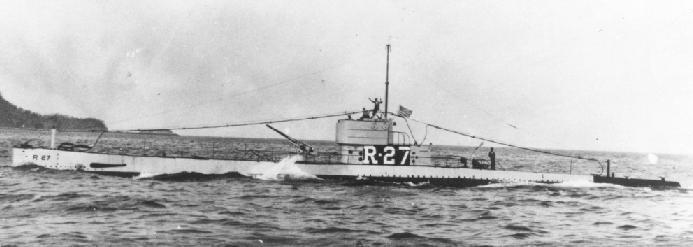 USS R-27 underway