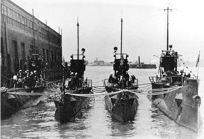 S-22 with R boats