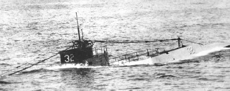 USS S-32 diving