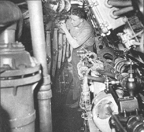 USS S-20 crewman working in the engineroom