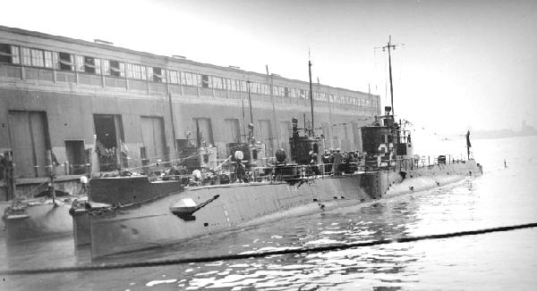 USS S-22 moored in New York. Date unknown.