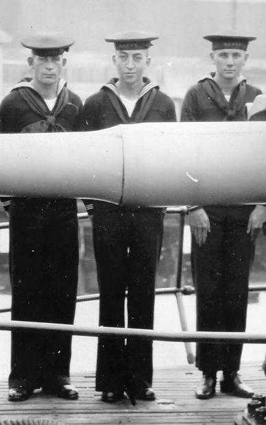 USS S-3 crew