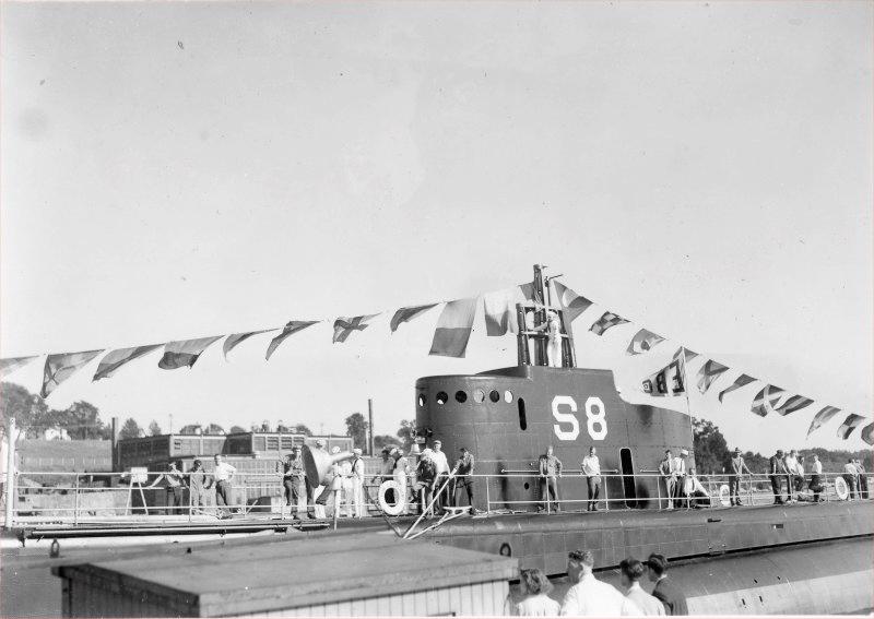 USS Saury SS 189 pre launch.