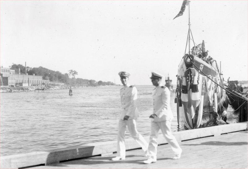 USS Saury SS 189 Just launched Aug 29, 1938.