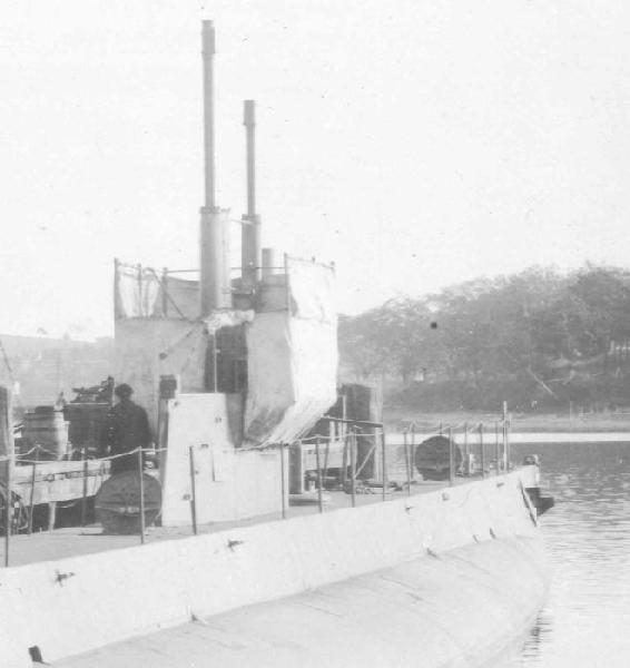 USS M-1 Pierside Oct 18, 1915