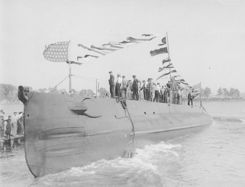 USS M-1 sliding down the ways Sept 14, 1915