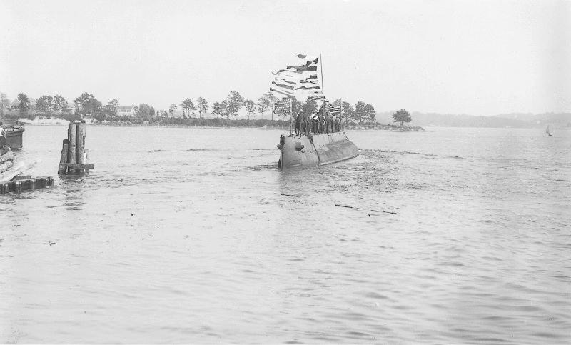 USS M-1 sliding down the ways Sept 14, 1915